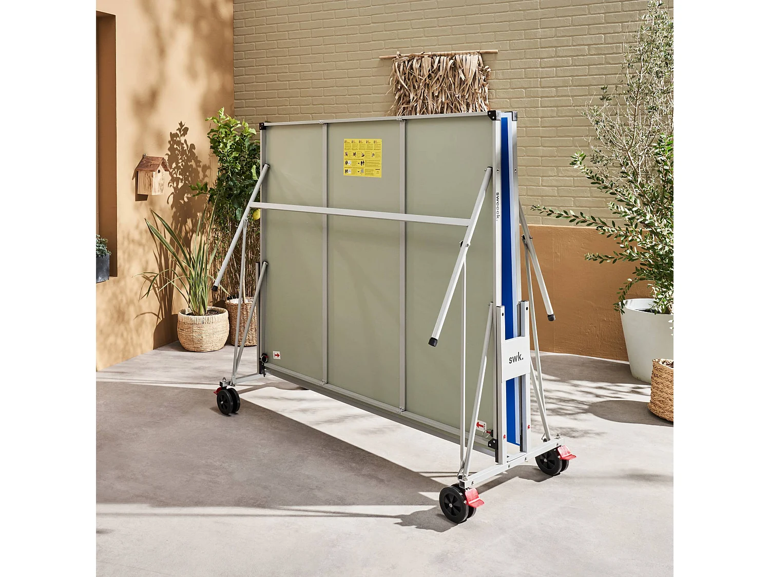 Table de ping pong OUTDOOR bleue - table pliable avec 4 raquettes et 6 balles. pour utilisation extérieure. sport tennis de table