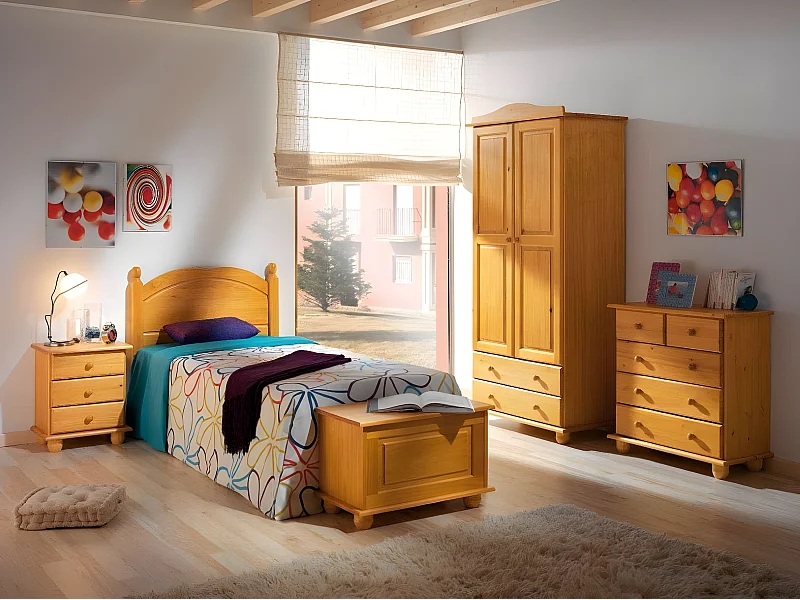 Armario Realizado en Madera Maciza de Pino, barnizado en color Miel, con 2 Puertas y Dos cajones Grandes. Medidas 90x197x52