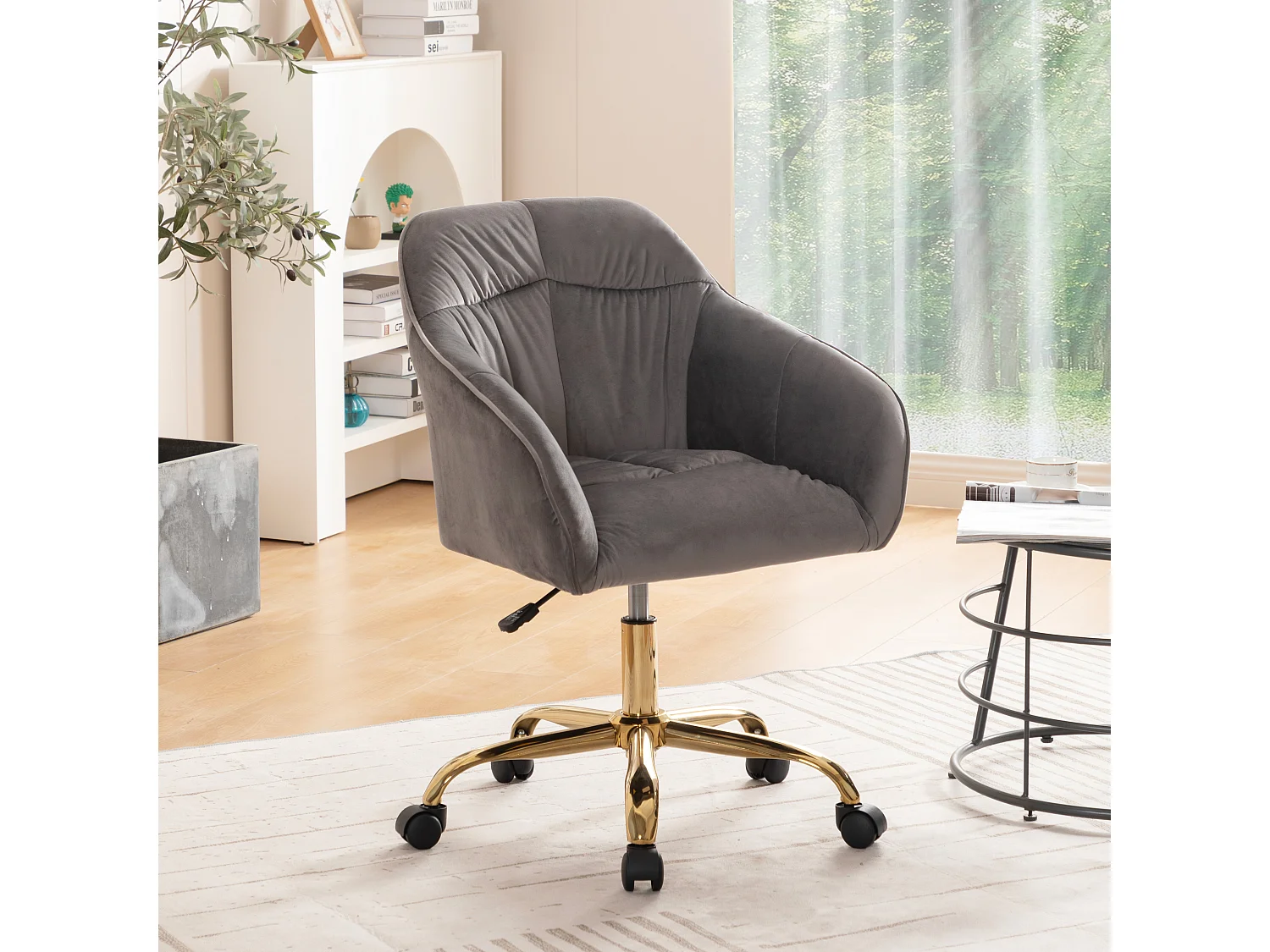 Fauteuil pivotante en velours avec dossier, accoudoirs et roulettes - pièds doré et réglable en hauteur - gris