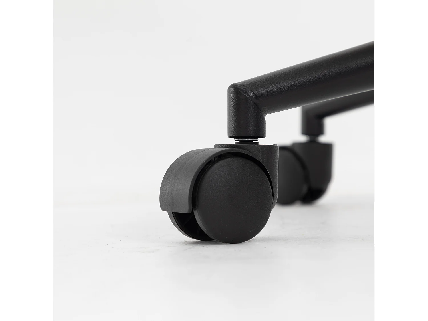 Fauteuil pivotante en velours avec dossier, accoudoirs et roulettes - pièds réglable en hauteur - beige