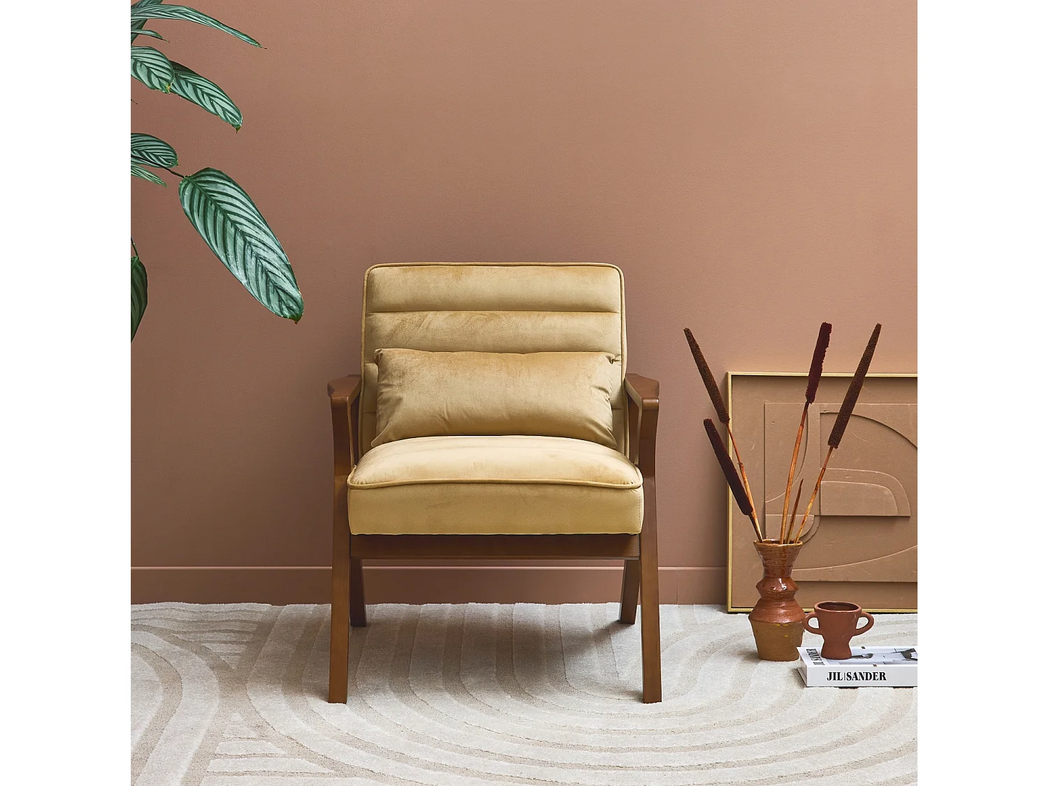 Fauteuil scandinave bois d'hévéa et velours camel