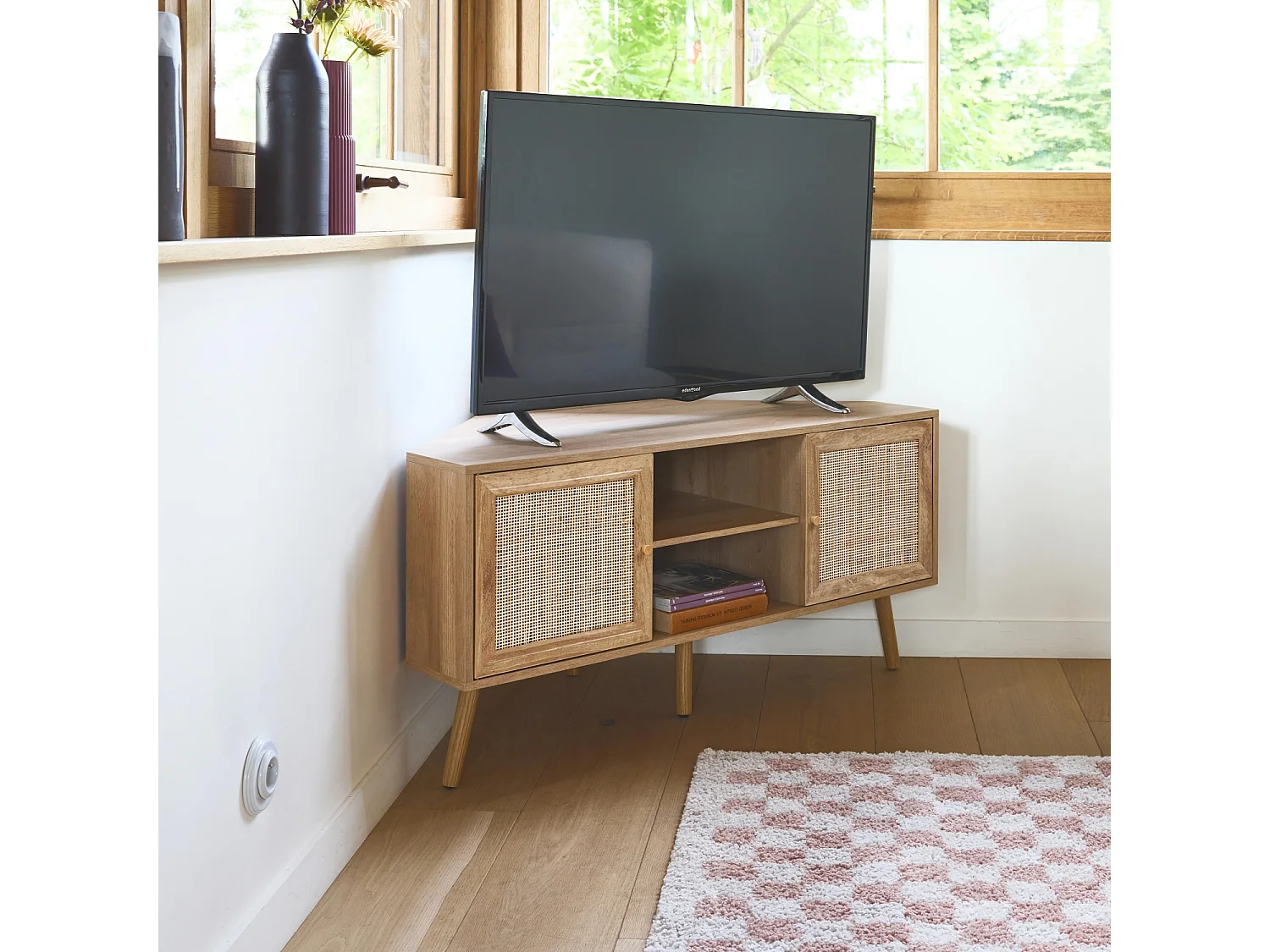 Meuble TV d'angle en décor bois et cannage. 2 portes. 1 étagère. 115cm