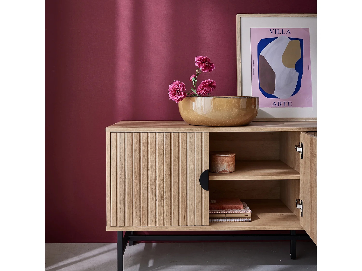 Meuble TV. Bazalt. effet chêne. quatre portes. deux étagères. L 157.5 x l 39 x H 60cm