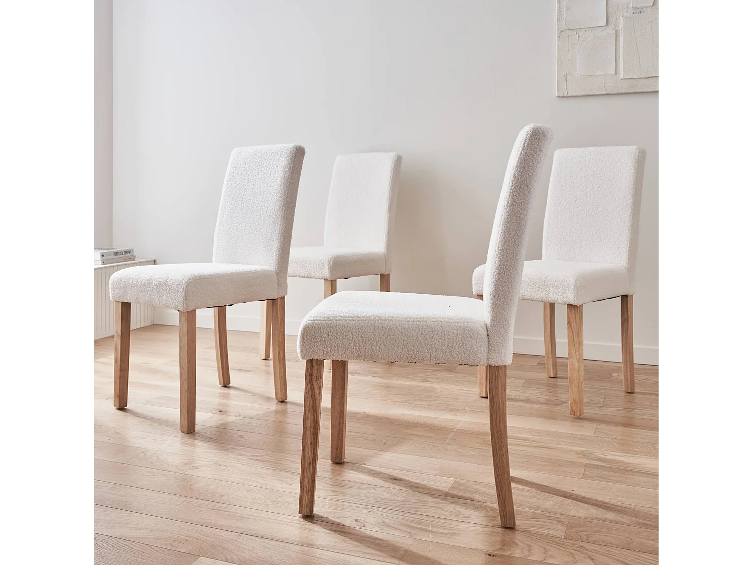Lot de 4 chaises RITA revêtement bouclette pieds en bois d'hévéa