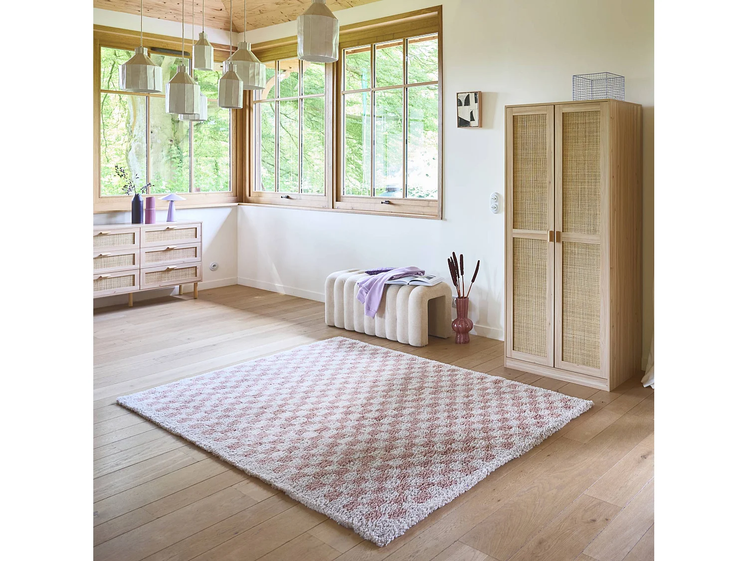 Tapis intérieur shaggy poils longs 120x170cm damier vieux rose et crème