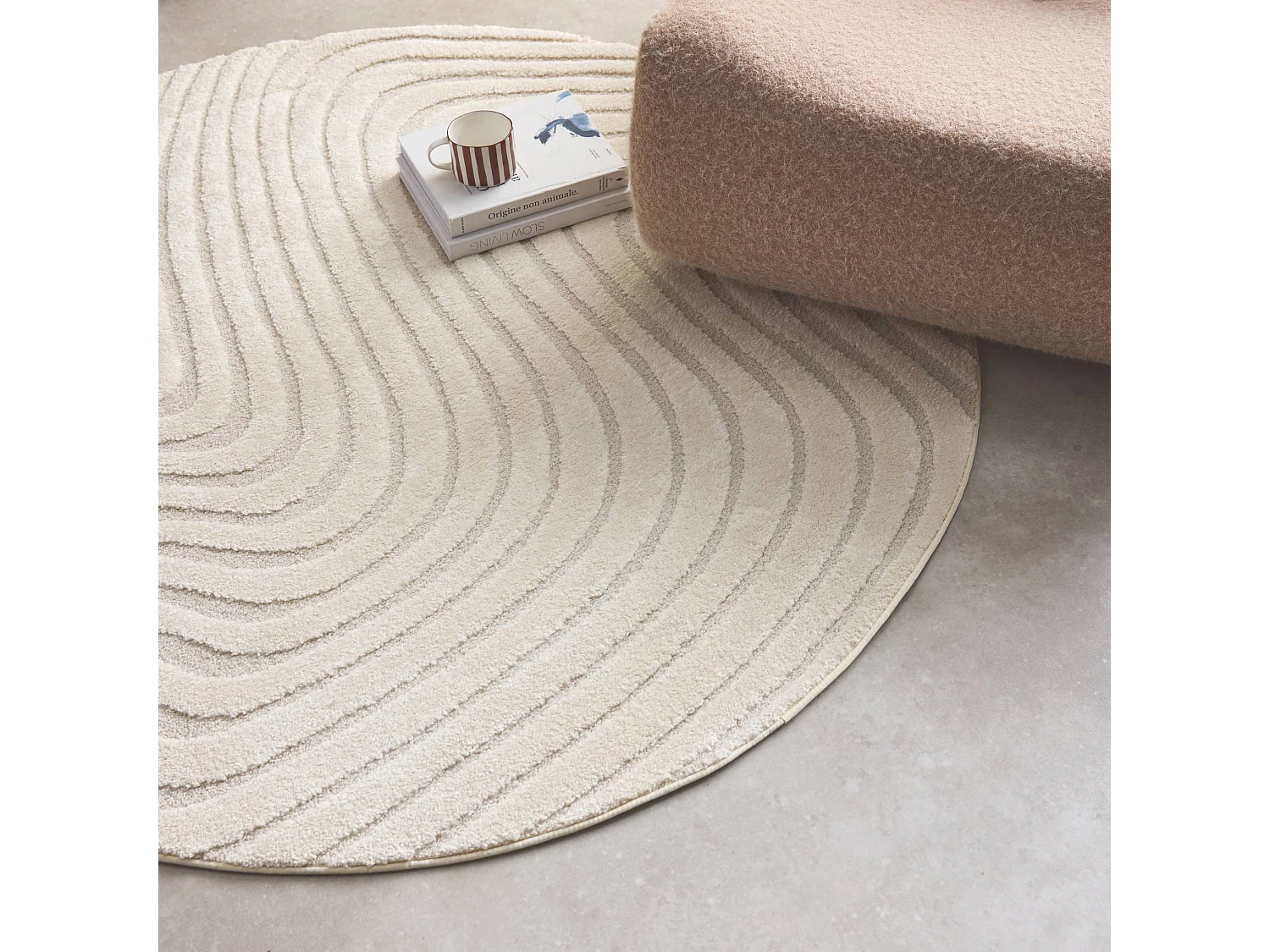 Alfombra interior con motivos ondulados en relieve, crema 160cm crema
