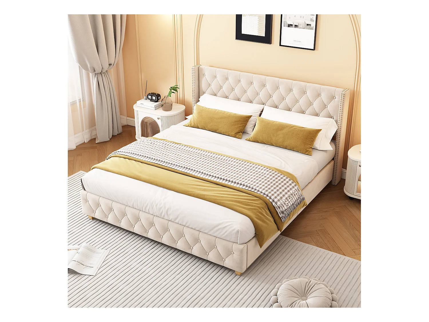 Lit capitonné 180 x 200 cm avec tête de lit, lit adulte en velours, décor avec boutons et rivets, beige clair