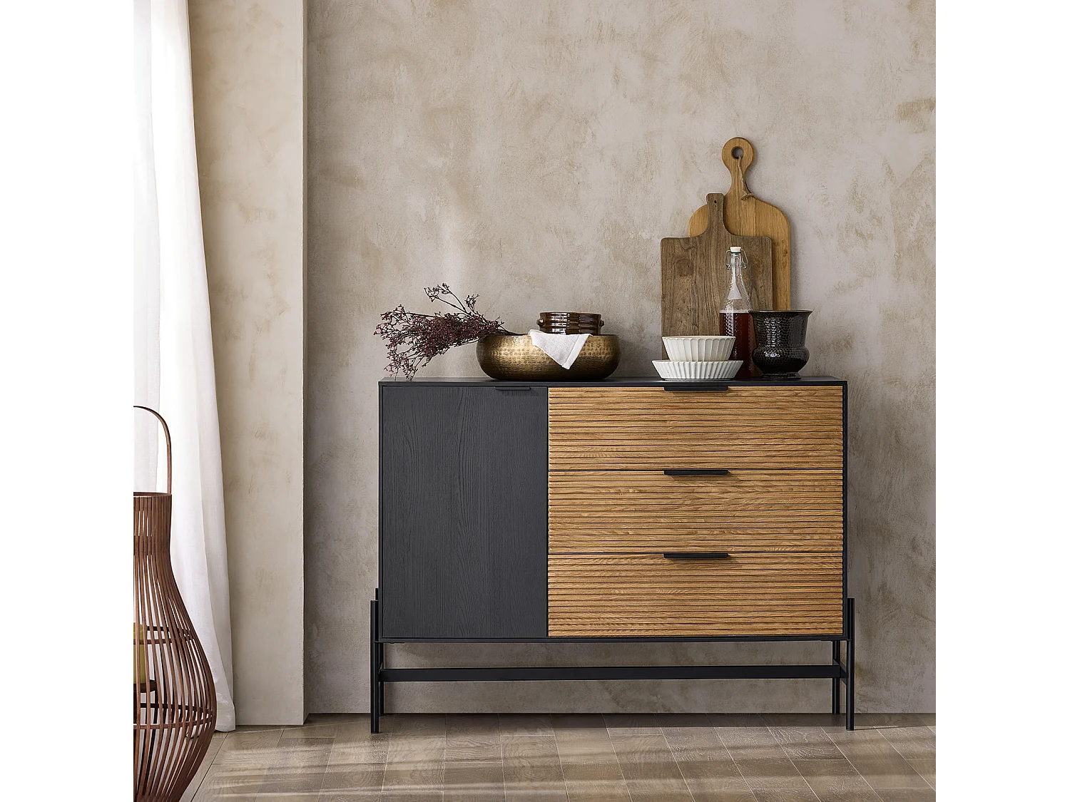 Kredens z 1 drzwiami i 3 szufladami HFSB02-SCH