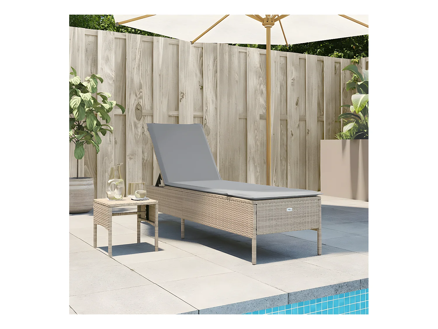 Bain de soleil avec table et coussin beige résine tressée FR29810