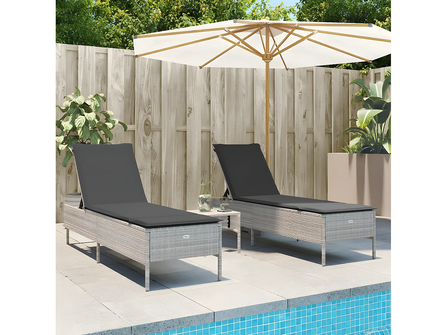 Ligstoelen 2 st met kussen poly rattan lichtgrijs BE475328