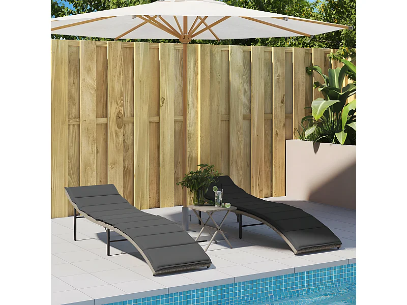 Lot de 2 Bains de soleil et coussins gris clair résine tressée FR77149