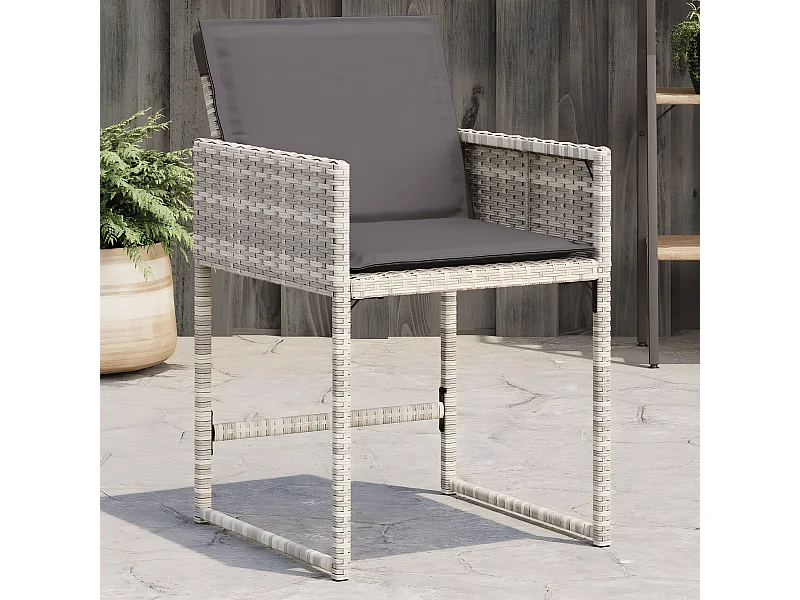 Tuinstoelen 4 st met kussens poly rattan lichtgrijs BE659662