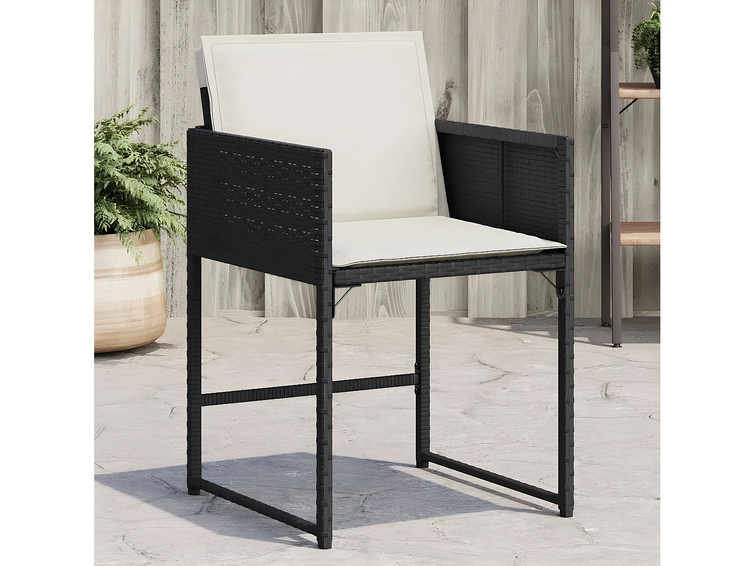 Lot de 4 Chaises de jardin avec coussins noir résine tressée FR25908