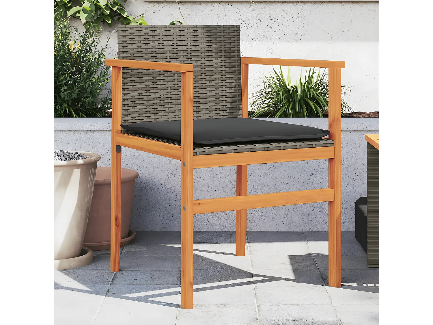 Lot de 2 Chaises de jardin coussins gris résine tressée et bois FR36101