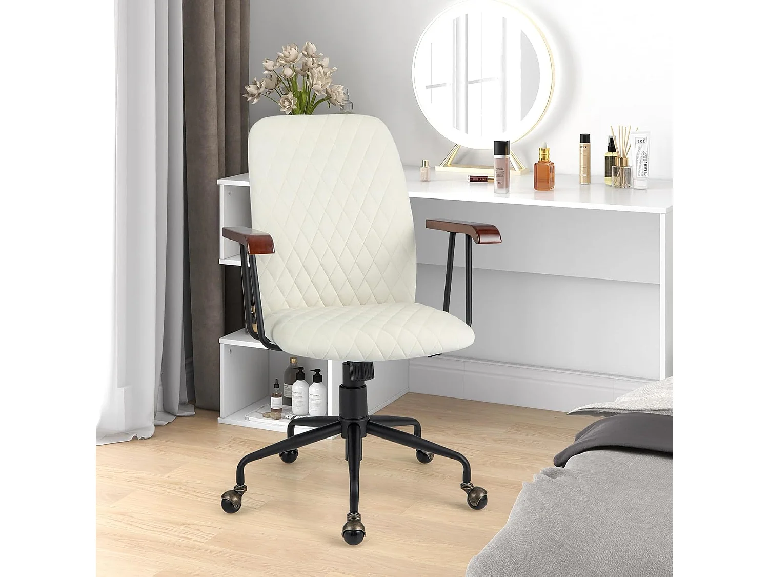 Fluwelen bureaustoel met wielen, verstelbare draaistoel, elegante vintage stijl, armleuningen van rubberhout (beige)