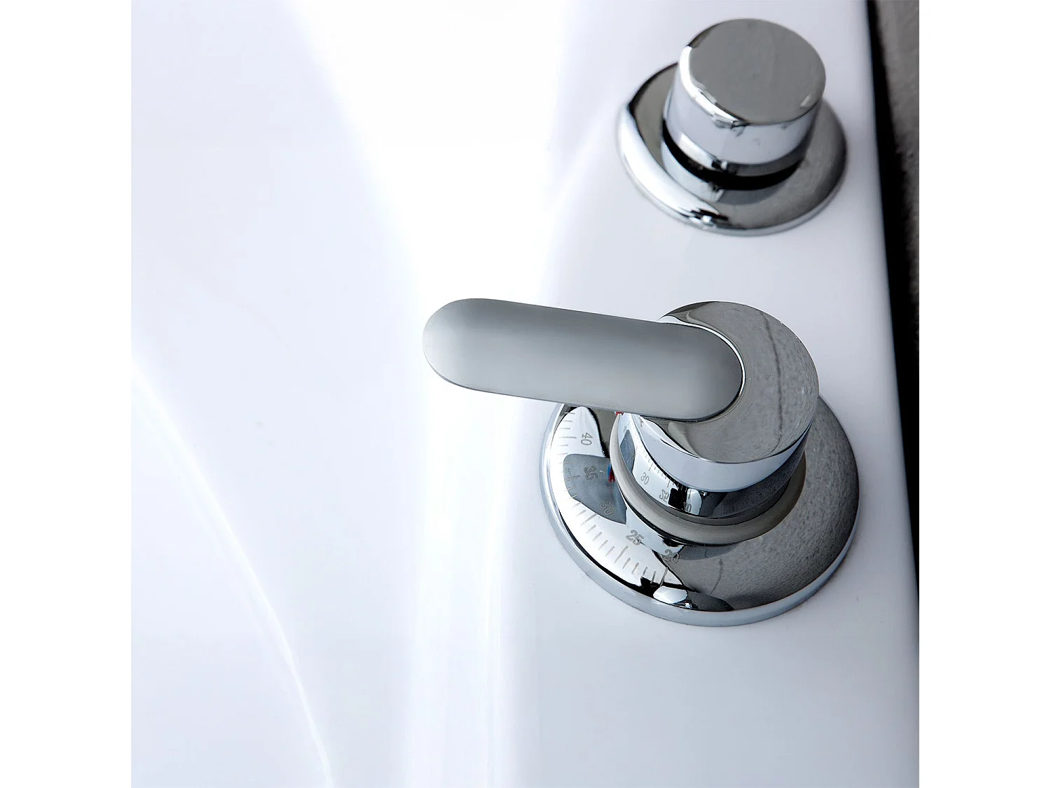 Baignoire Balnéo Tasmanie white Jets 135  x135  x54  cm, by SPALINA