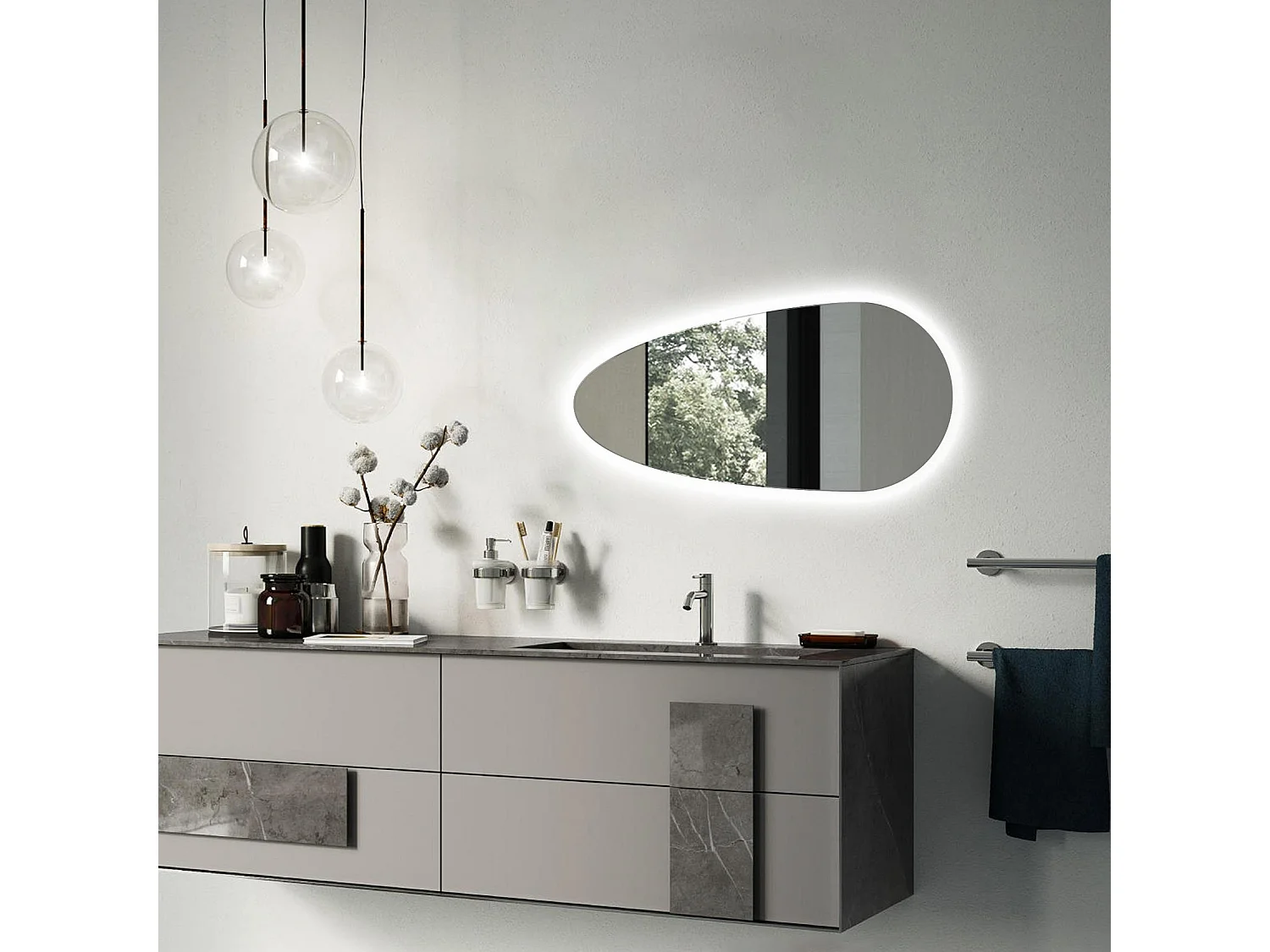 Miroir de salle de bain irrégulier - Larme - Tenture murale LED 35 cm x 70 cm - lumière neutre