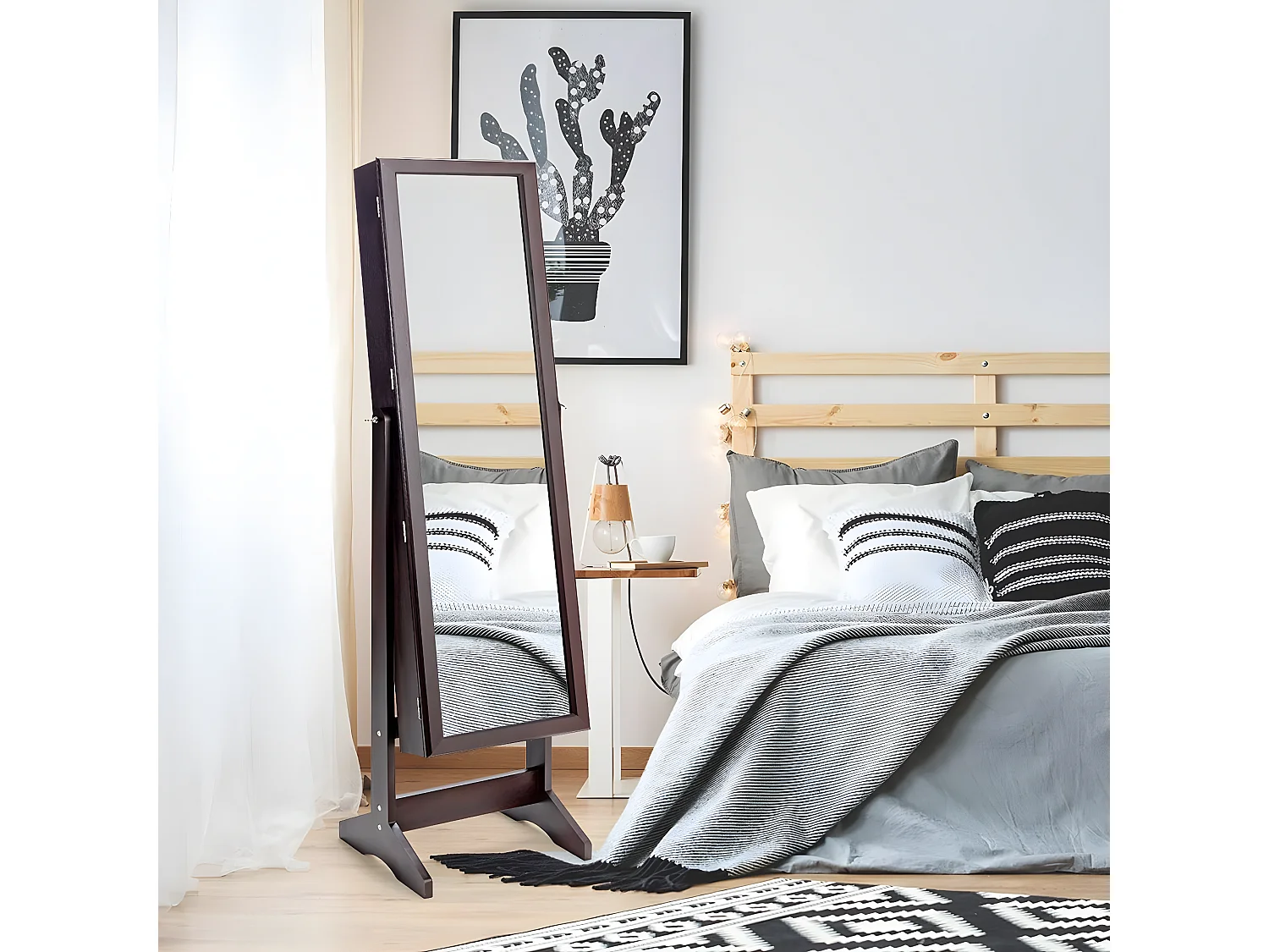 Schmuckschrank mit Ganzkörperspiegel