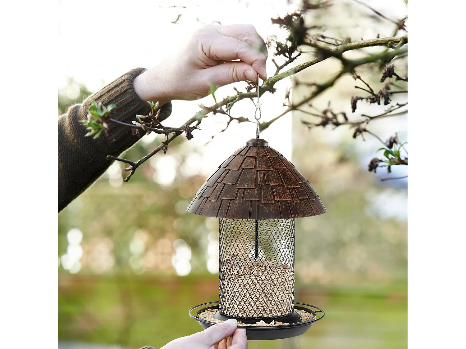 Vogelfutterhaus zum Aufhängen
