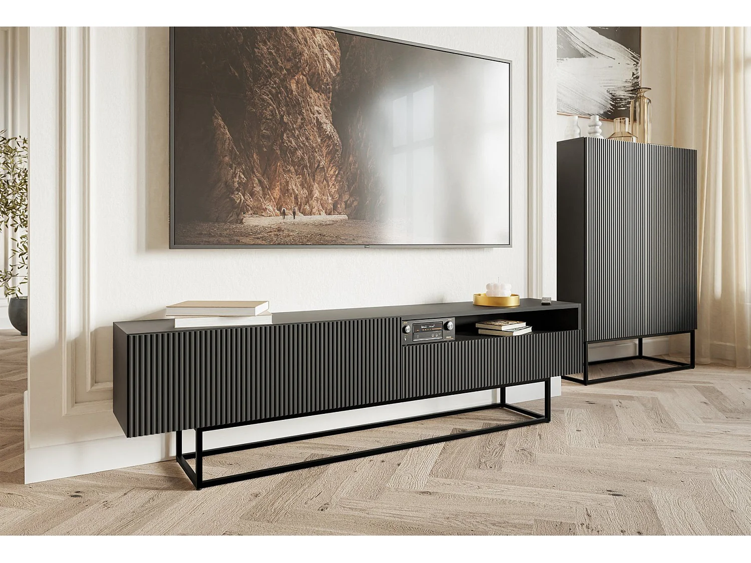 TV-Lowboard mit offenem Fach - Schwarz mit goldenem Metallgestell - 175 cm - Veldio