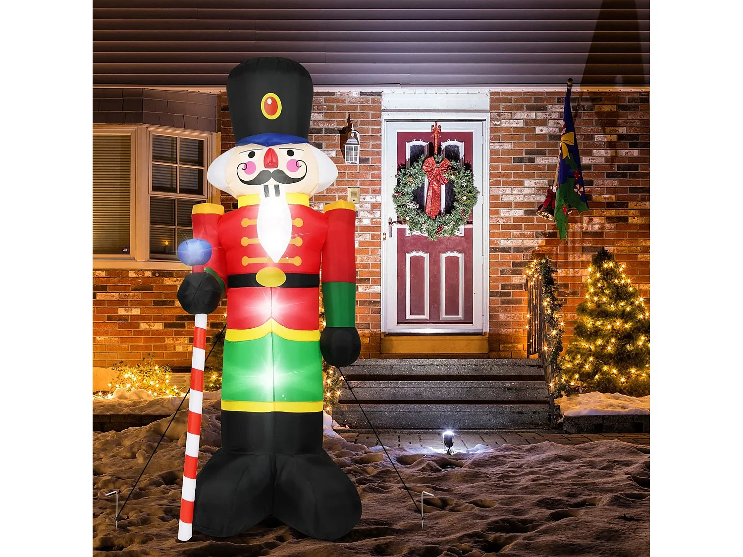 2,4 m hoher Aufblasbarer Weihnachts-Nussknacker-Soldat mit 3 LED-Leuchten und Süßigkeiten-Stab Bunt