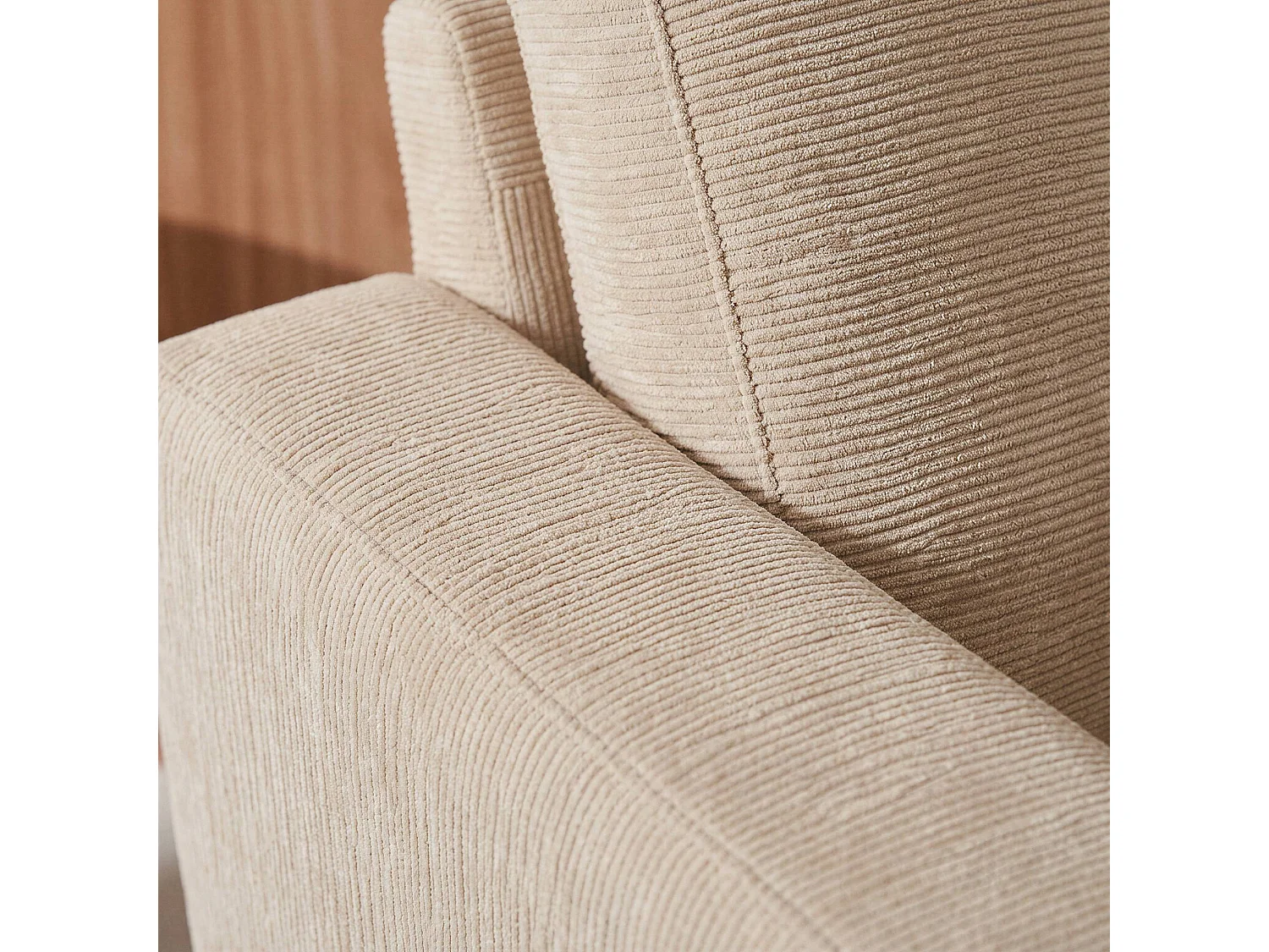 Divano in velluto a coste con gambe in metallo, 3 posti, beige