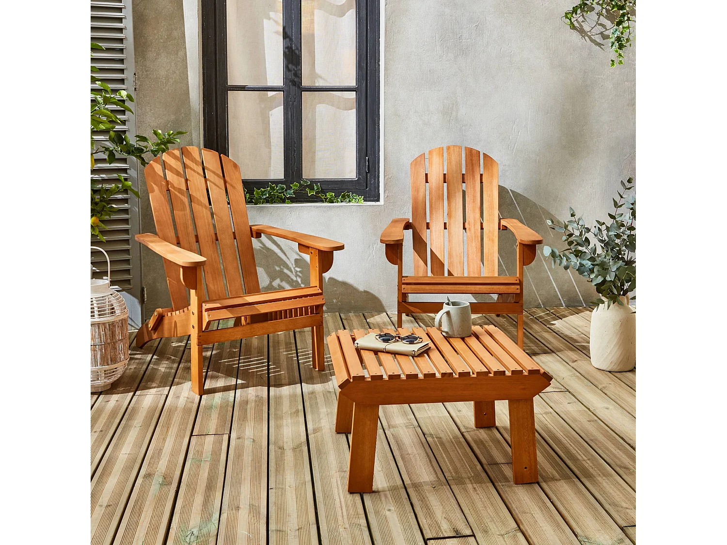 Lot de 2 fauteuils de jardin en bois avec un repose-pieds/table basse - Adirondack Salamanca - Eucalyptus. chaises de terrasse retro