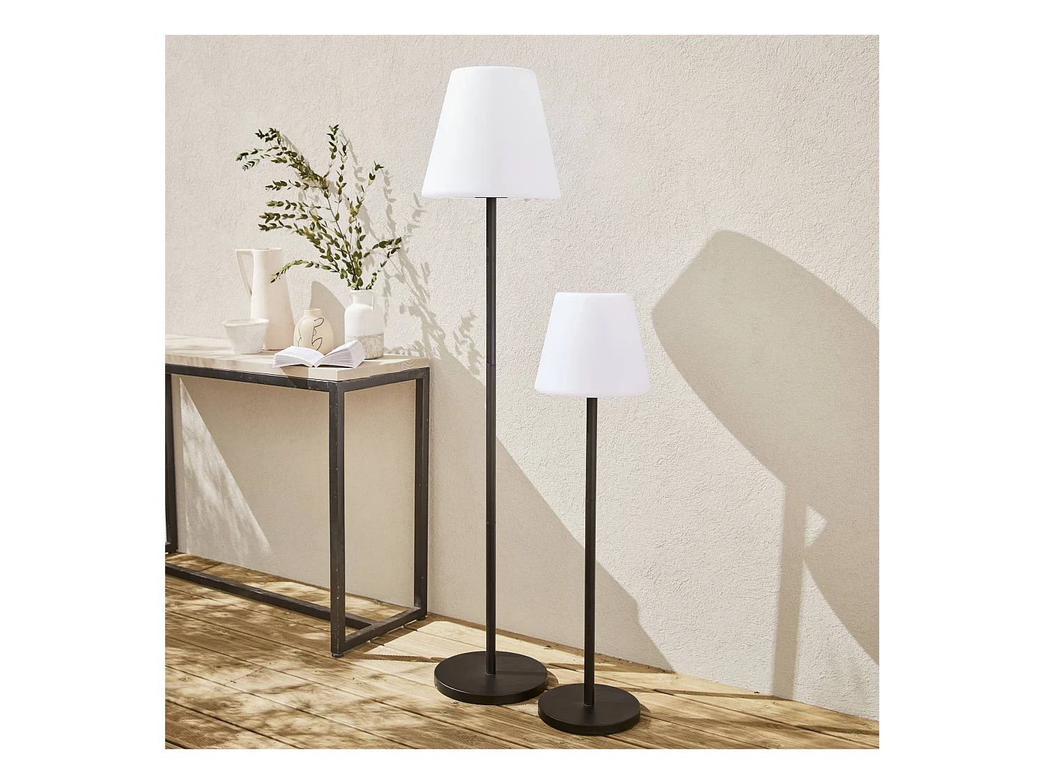 Lampada da terra colore bianco con batteria ricaricabile