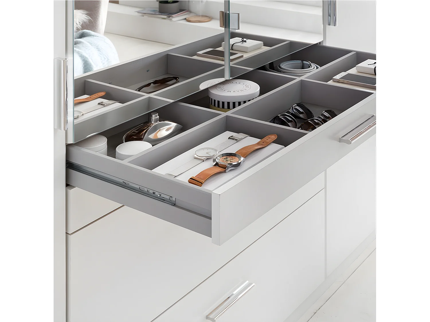 Kleiderschrank mit 4 Türen, davon 1 Spiegel, 4 Schubladen - L180 cm