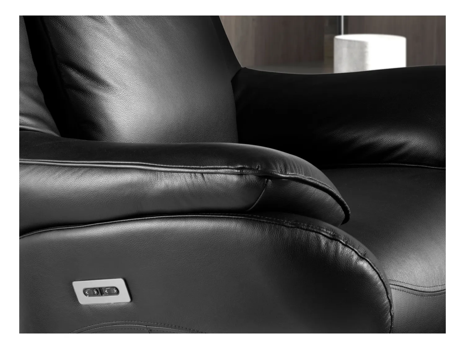 Drehsessel aus schwarzem Leder  5124 ANGEL CERDA