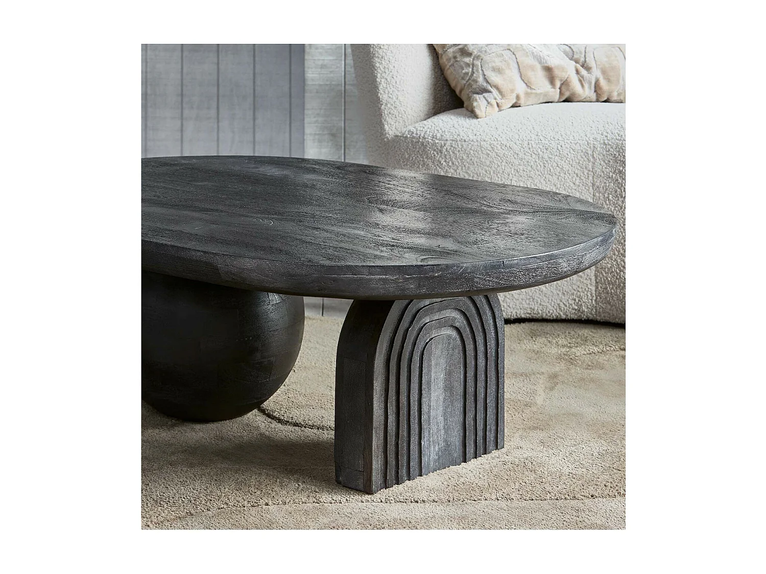 STEPPE - Table basse ovale en bois de manguier noir