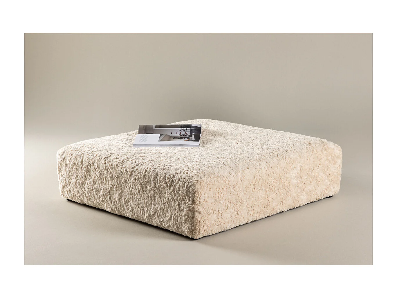 Pouf XL Effet Fourrure "Frankie" 100cm Beige