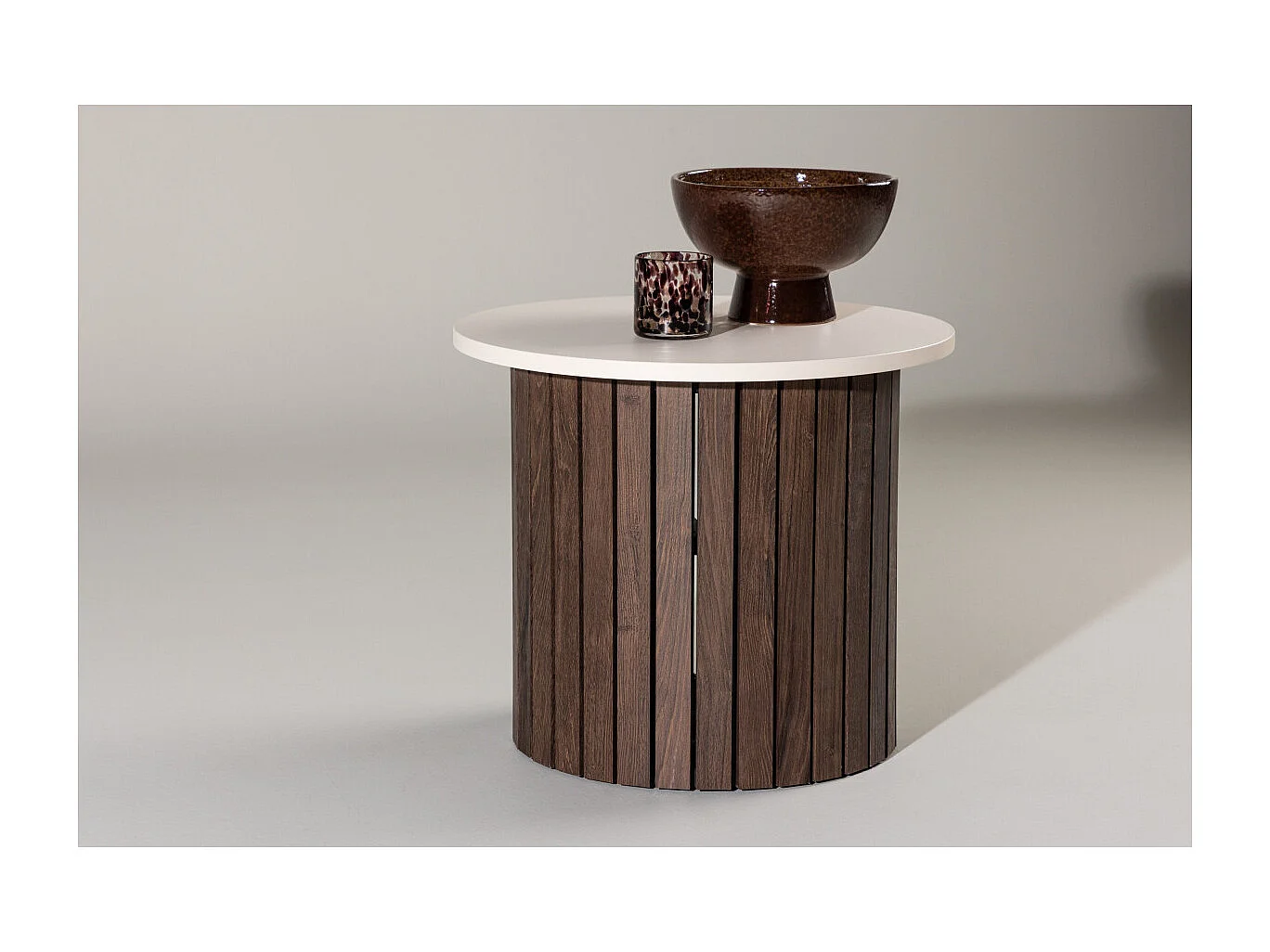 Tavolo ad angolo Visingsö Ø52 cm beige.