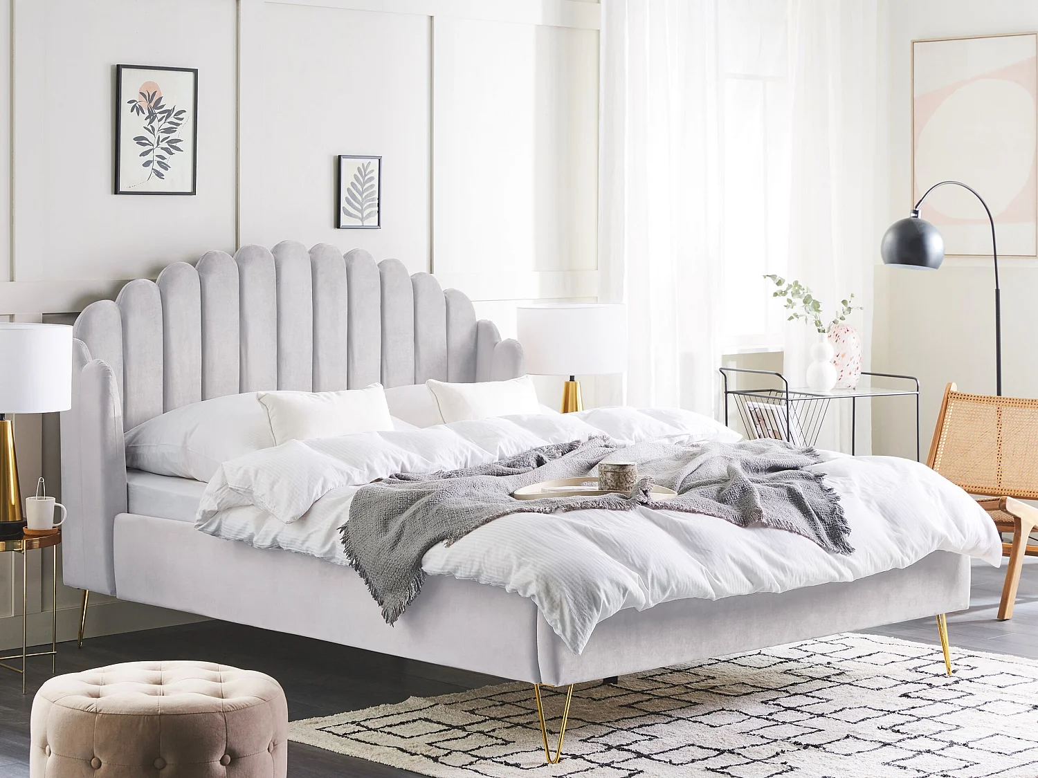 Bed Fluweel AMBILLOU 160 x 200 cm Lichtgrijs