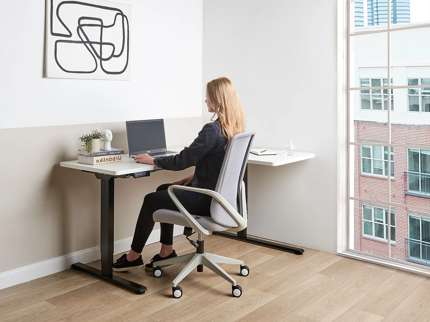 Steh Schreibtisch elektrisch höhenverstellbar rechts weiß/schwarz 160cm Destines