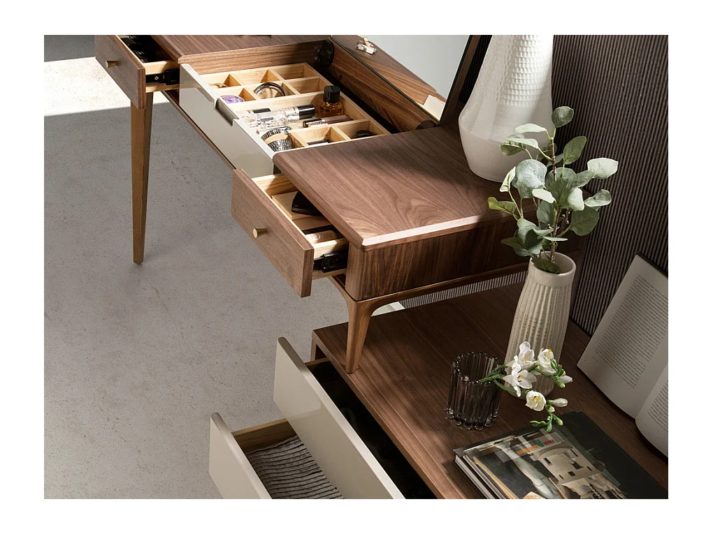 Secretaressebureau in walnoothout en gelakt hout Muza-Kleur Land