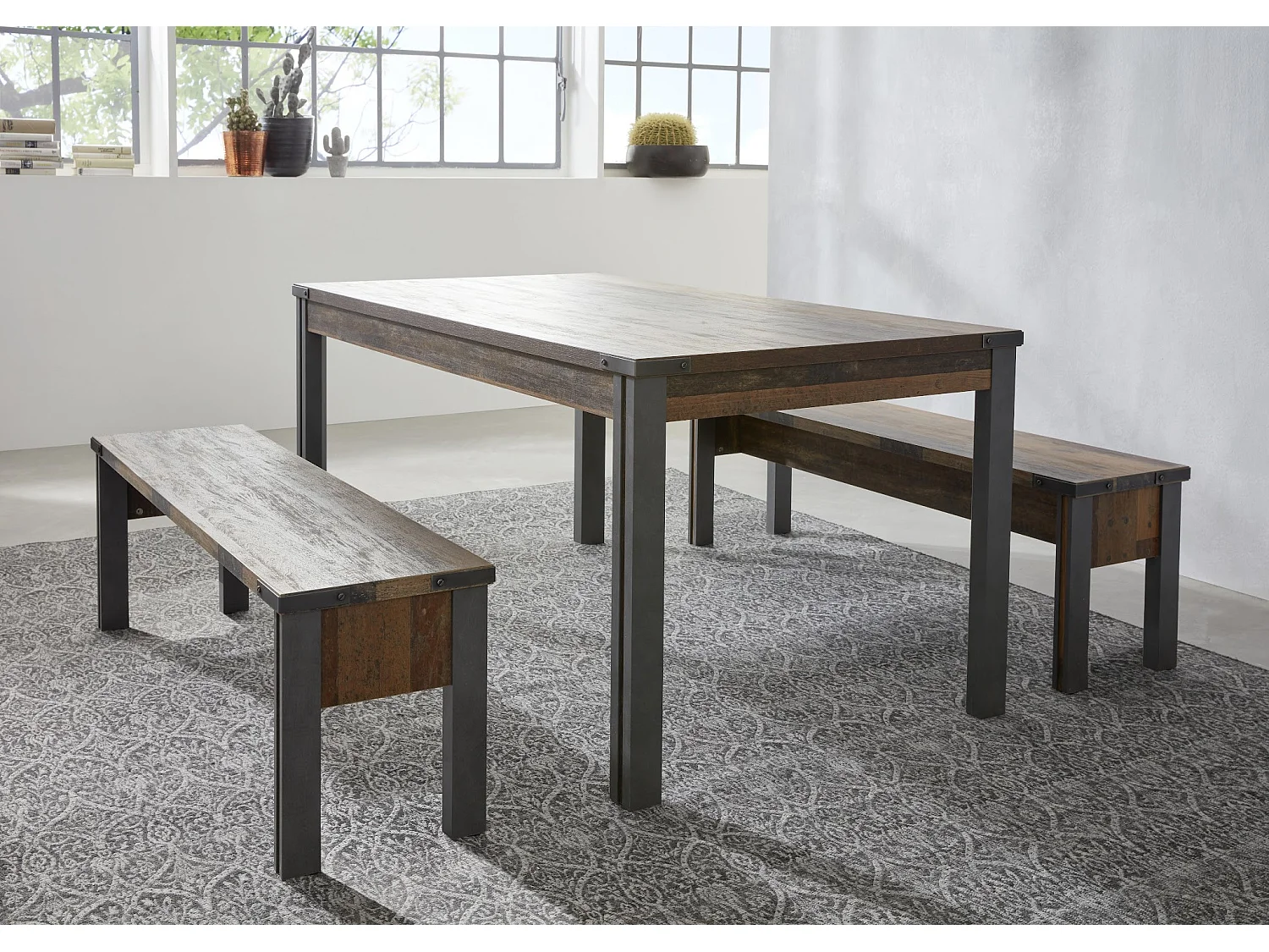 Vintage bank oud versleten hout en grijs metaal met klinknagels 140 cm