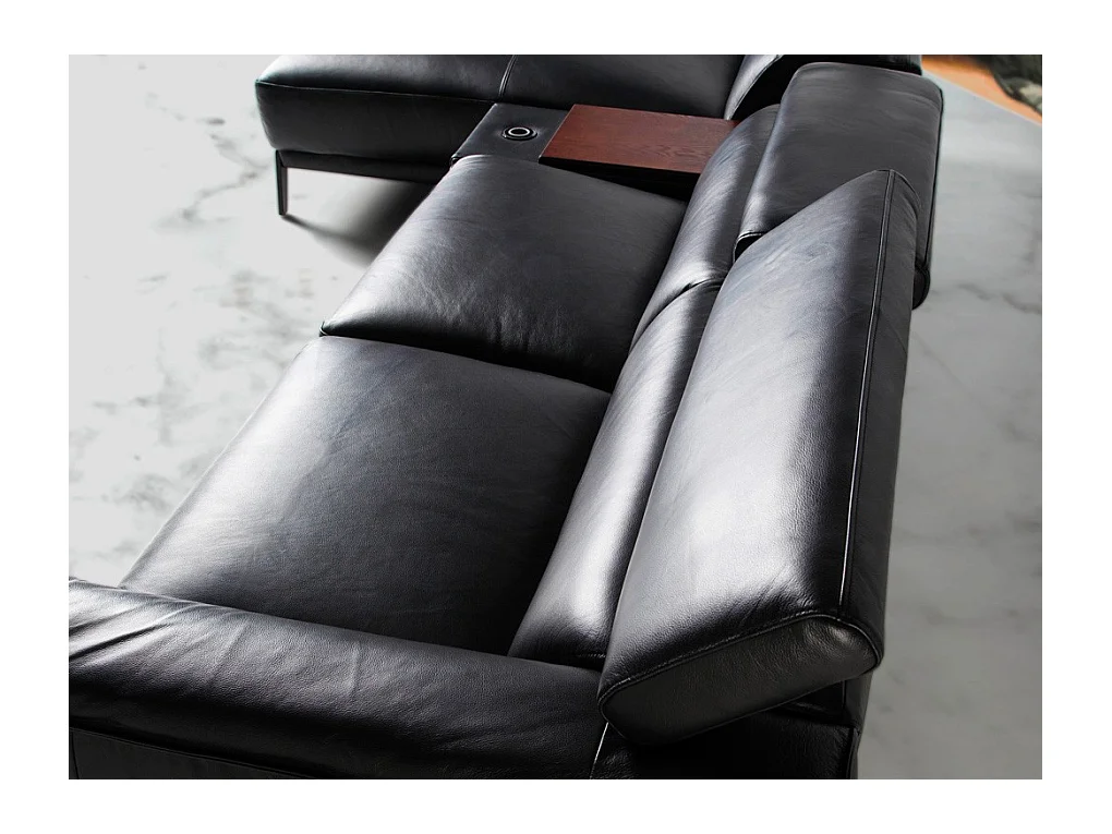 Canapé d'angle gauche cuir noir et pieds acier inoxydable Alavy