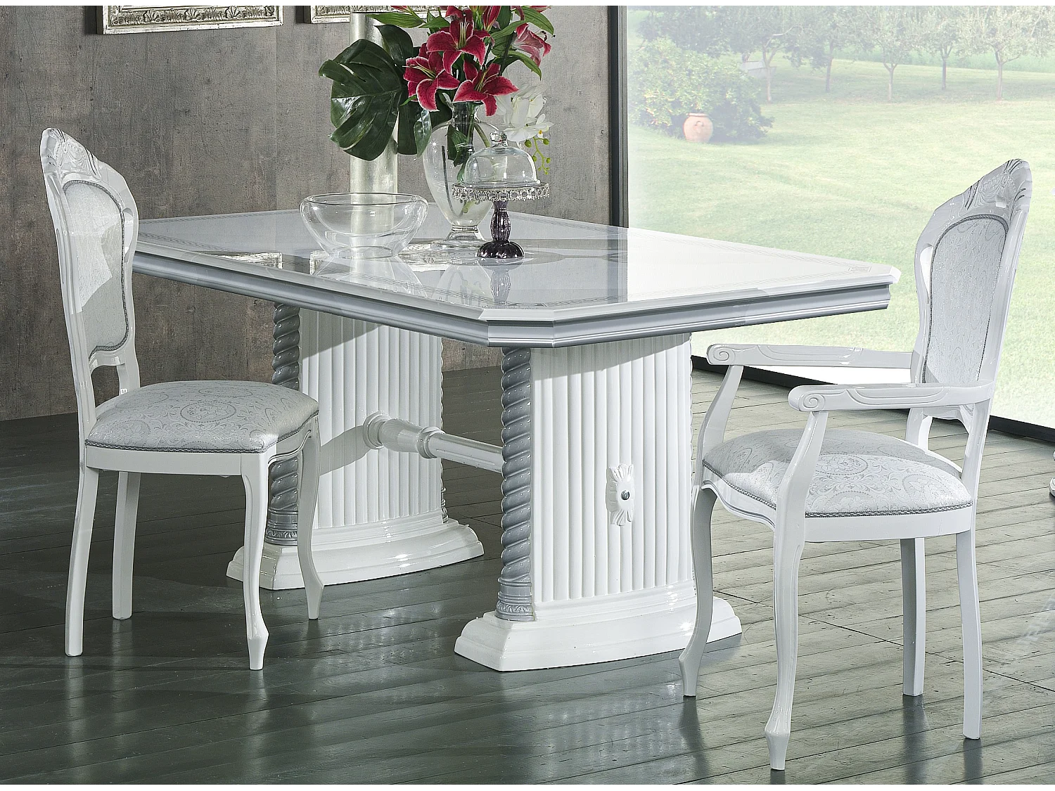 Fauteuil bois laqué blanc et assise tissu doux gris clair Verko