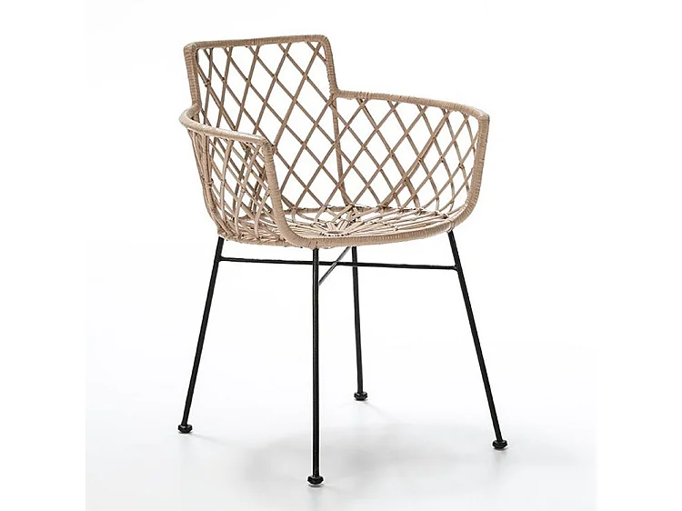 Chaise avec accoudoirs osier caramel et pieds métal noir Gael