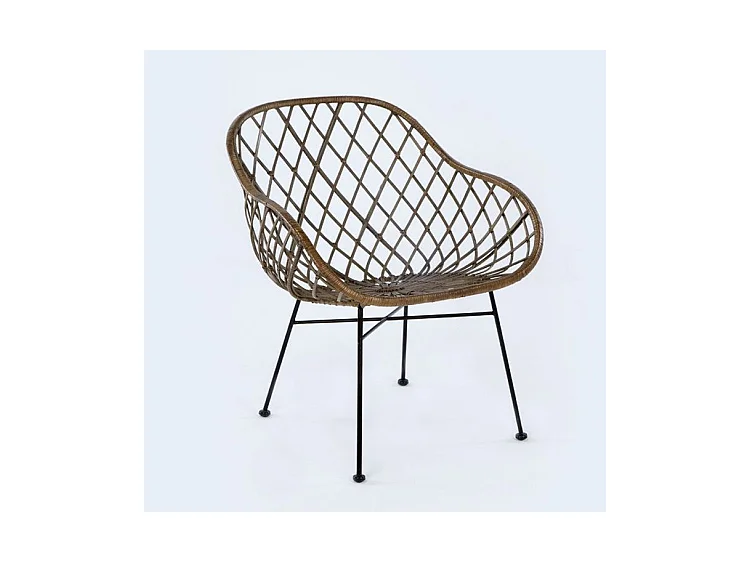 Chaise avec accoudoirs osier marron foncé et pieds métal noir Gael