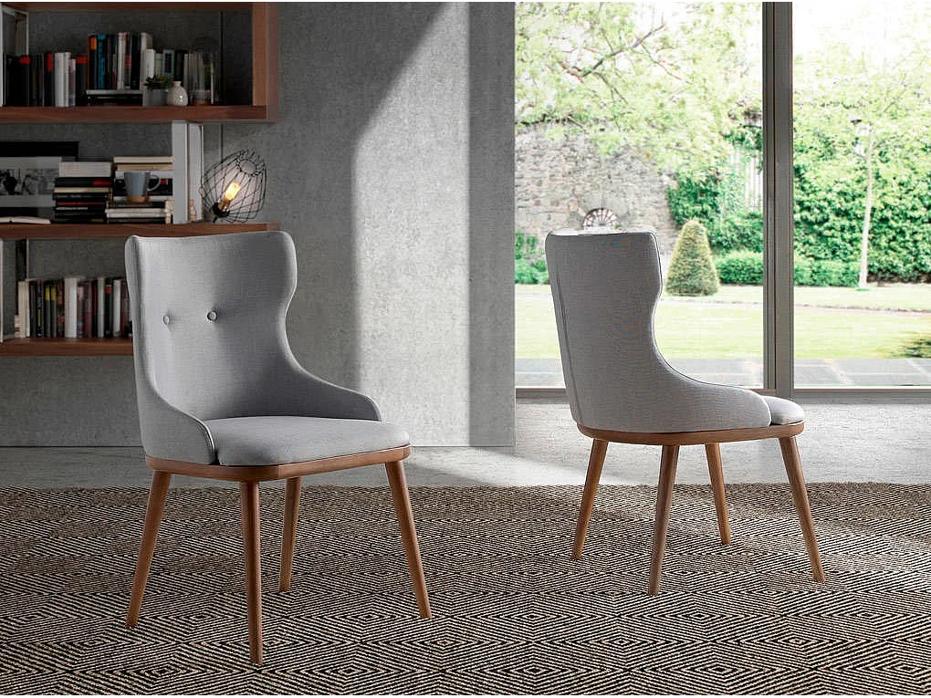 Chaise capitonnée avec accoudoirs tissu et pieds frêne massif noyer Panagora-Couleur MIRAGE 24