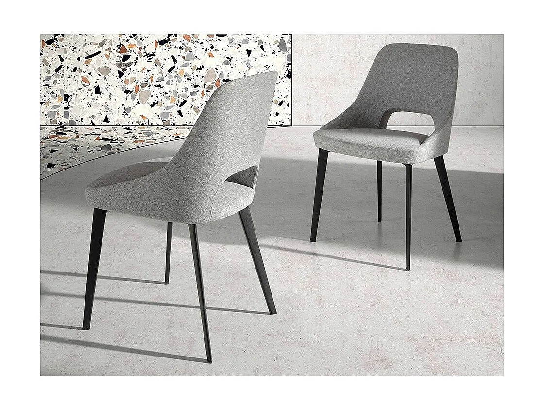 Chaise en tissu blanc et pieds en acier noir Barbra - Lot de 2-Couleur DUO 14