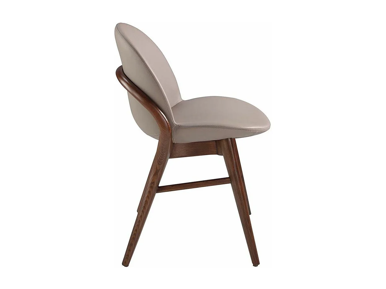 Chaise en bois de frêne couleur noyer et cuir Sabry