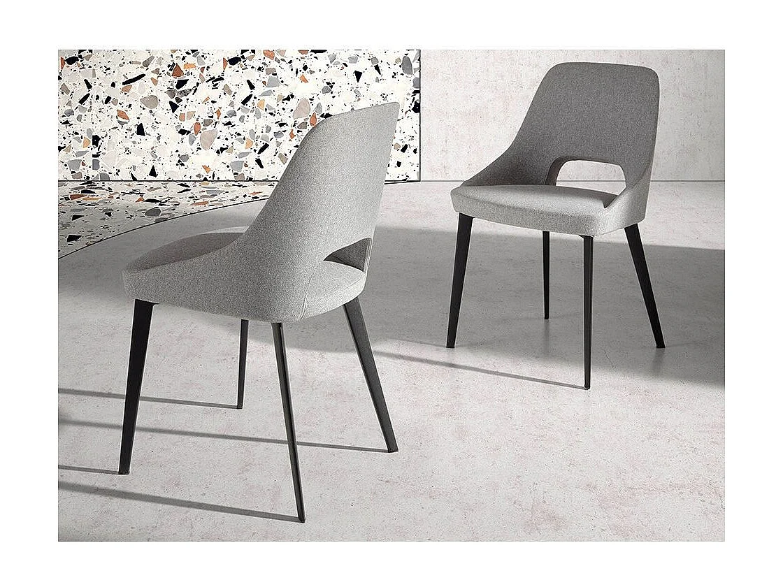 Chaise en tissu blanc et pieds en acier noir Barbra - Lot de 2-Couleur DUO 01