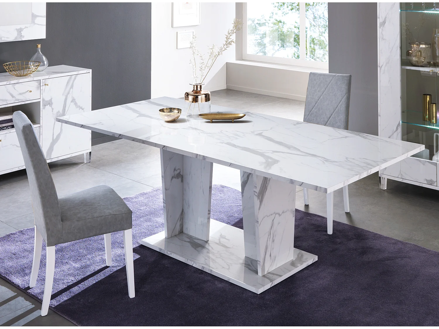 Table à manger rectangulaire extensible bois blanc effet marbre vernis Botela 180 à 225cm