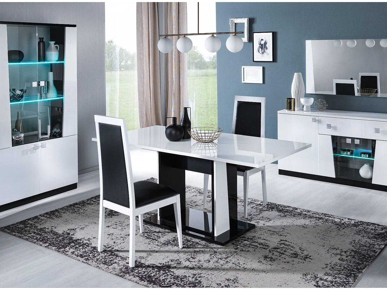 Kleine uitschuifbare eettafel in wit en zwart glanzend gelakte lak Bilia 140 tot 180 cm