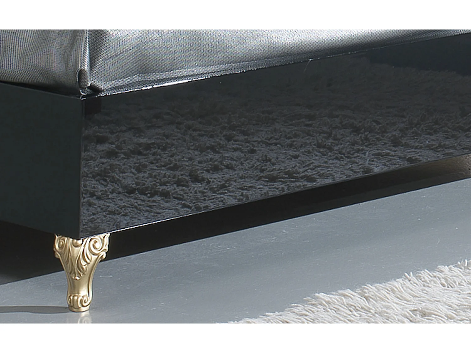 Lit design bois laqué noir et doré Jade 180x200