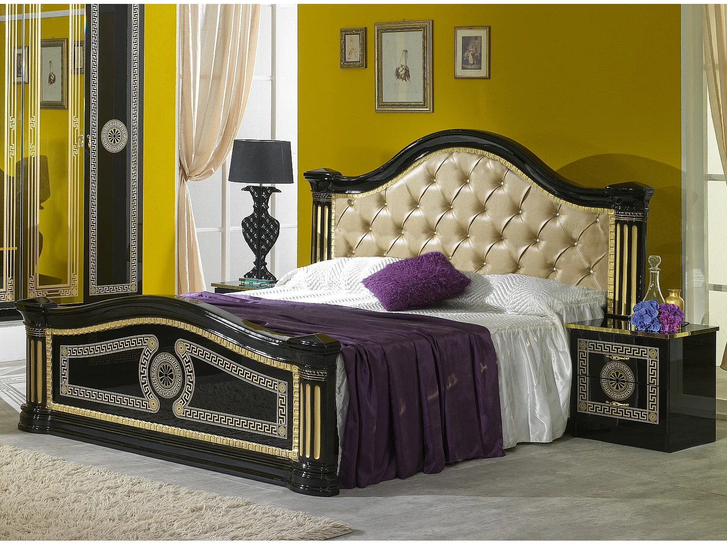 Lit design laqué noir tête de lit capitonnée simili cuir beige Savana 180x200