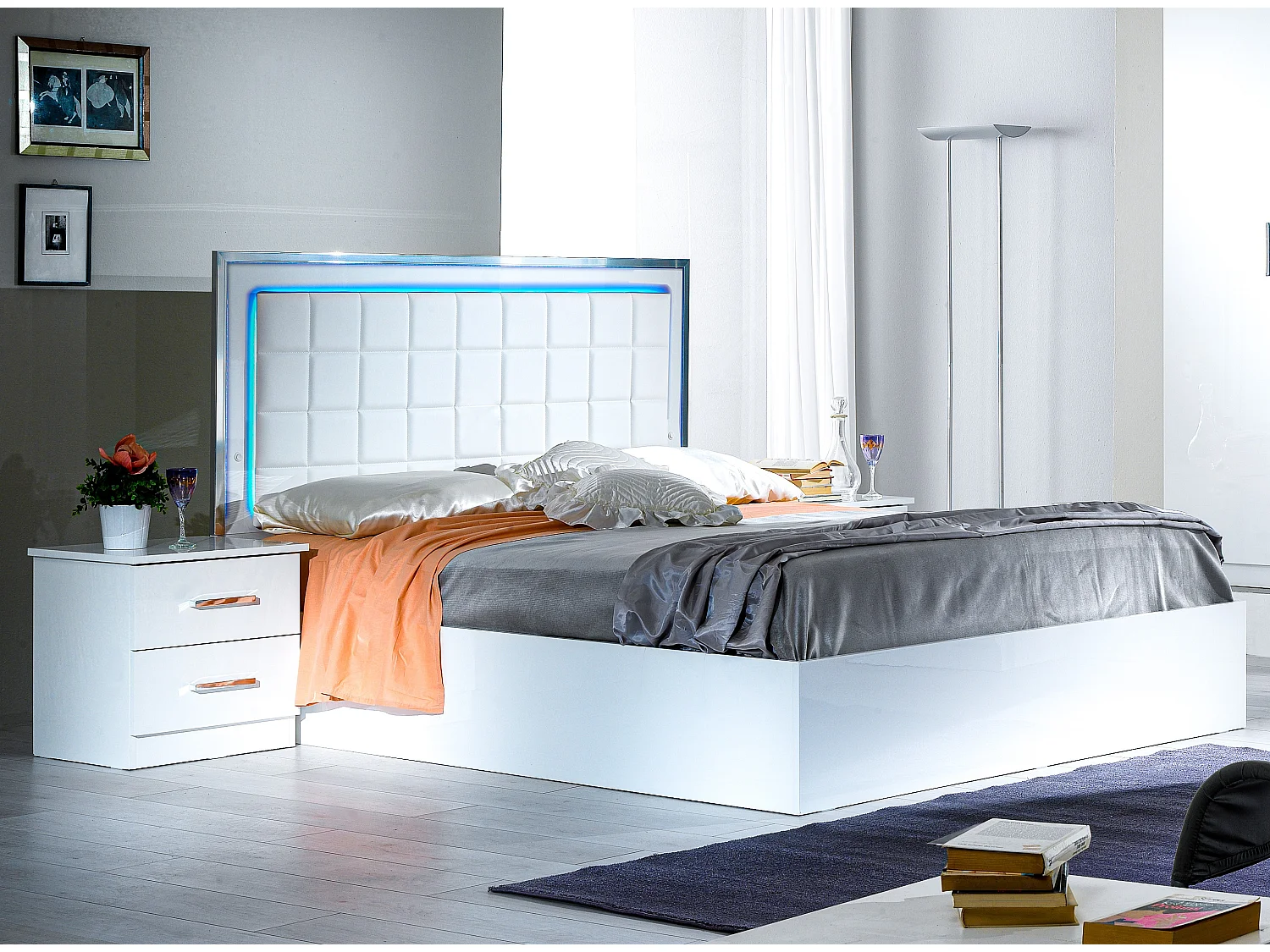 Lit design blanc laqué et tête de lit capitonnée simili cuir blanc avec Led Turin-160x200
